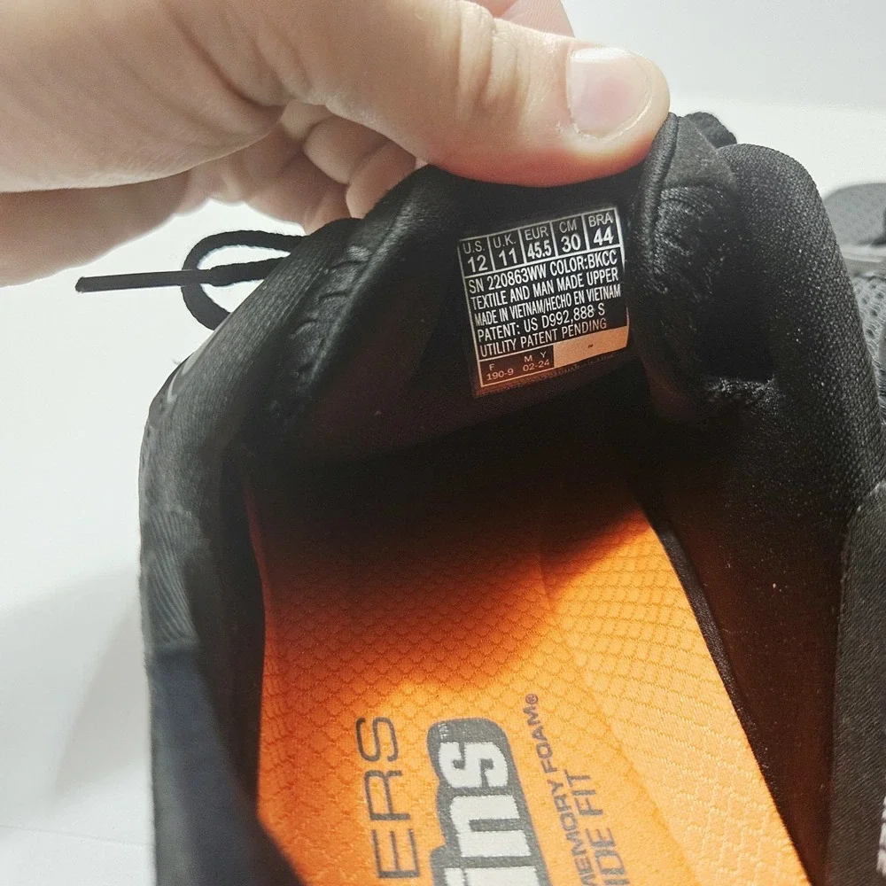 Skechers men hands
